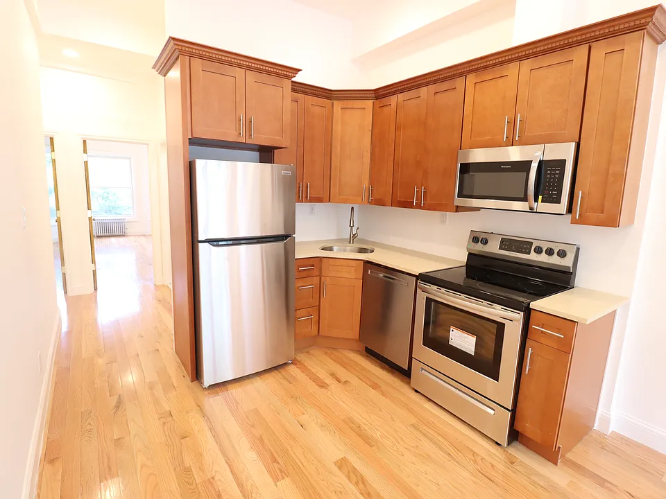 958 Saint Marks Ave #2