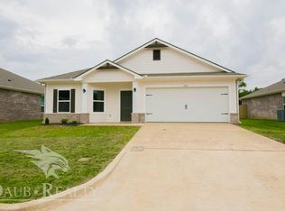 1425 Monterey Dr, Longview, TX 75601