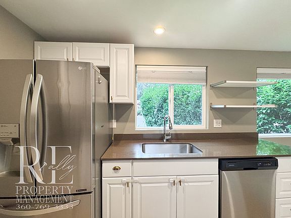 4th image of 3867 Canterbury Pl SE