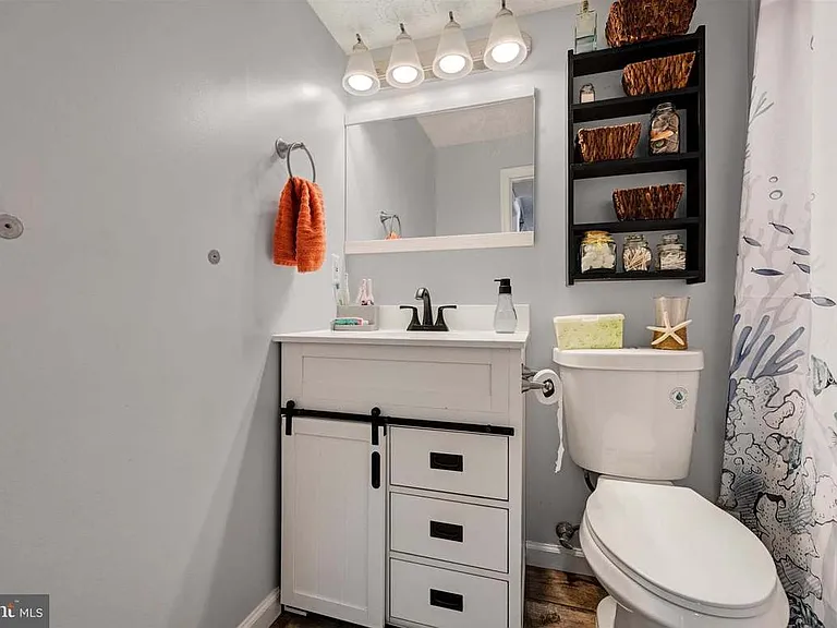 300 Long Cove Ln — Photo 11