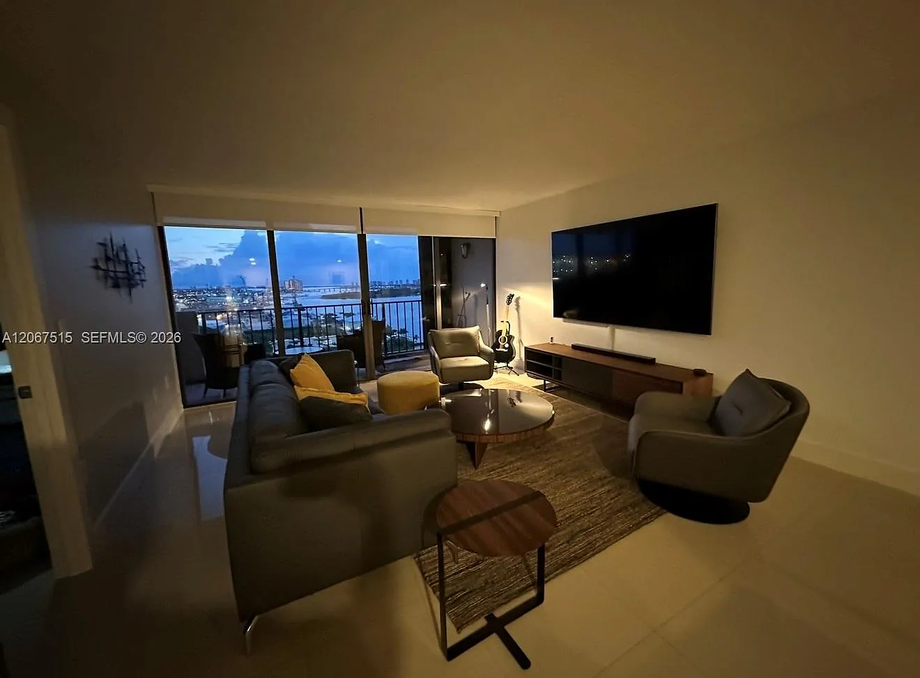 Palm Beach House Condo — Photo 4