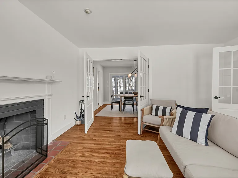 5 Main Dr — Photo 8