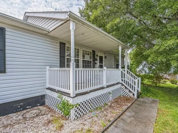 104 Midian Ct, Winston Salem, NC 27105