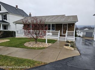 128 5th St, Blakely, PA 18447