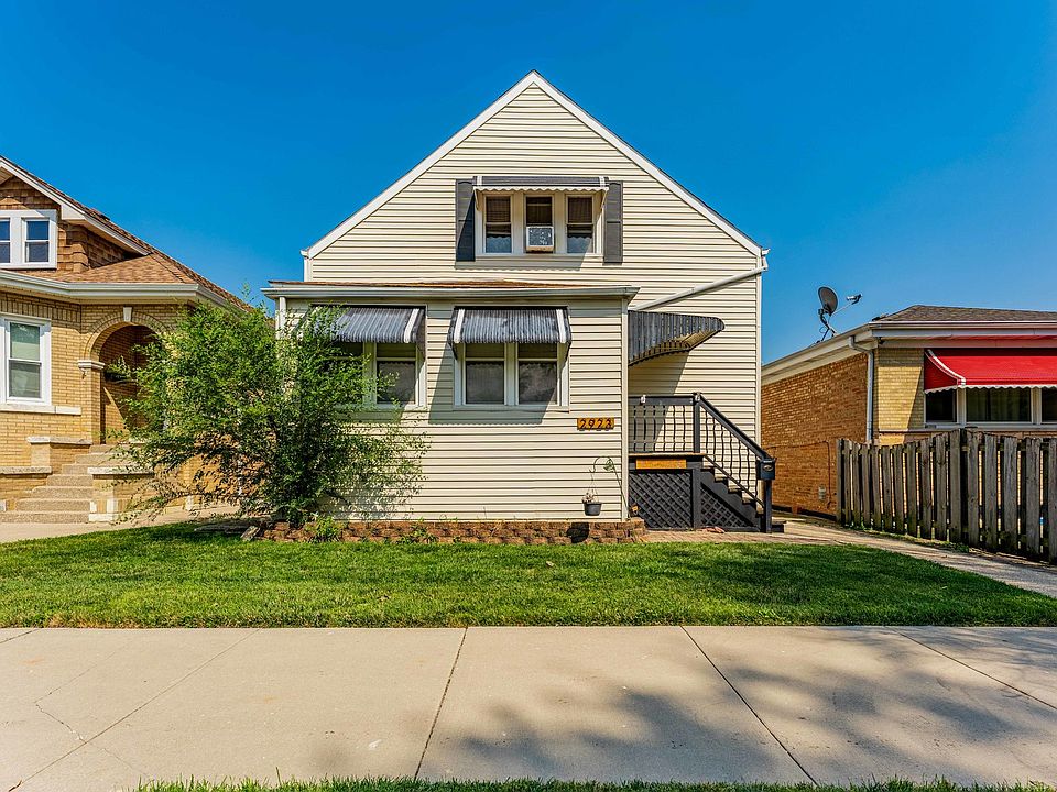 1st image of 2923 N Neenah Ave