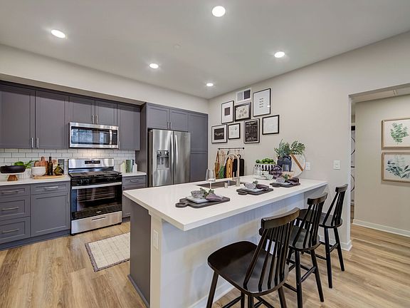 5th image of 559 E Arnaudo Blvd #1223