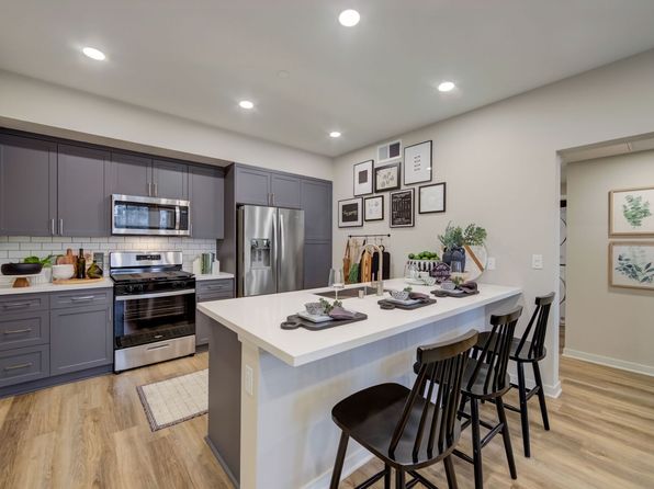 559 E Arnaudo Blvd #427