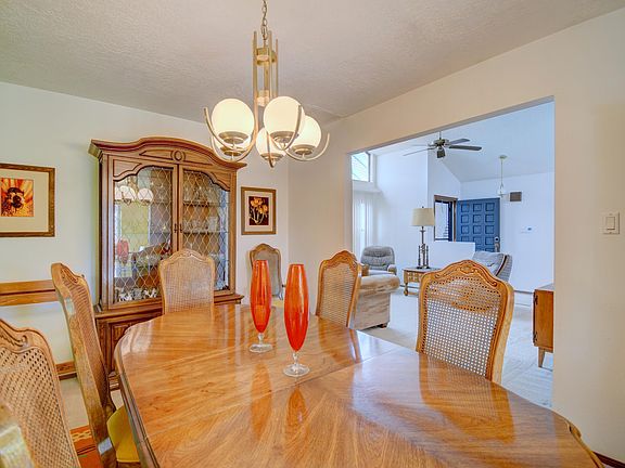 5th image of 5500 Arabian Dr NW