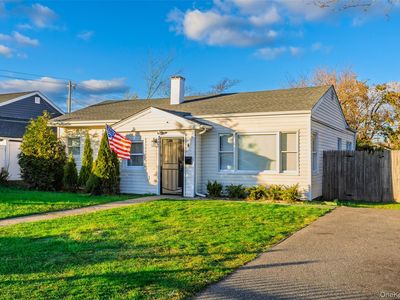 4 Somerset Road N, Amityville, NY, 11701