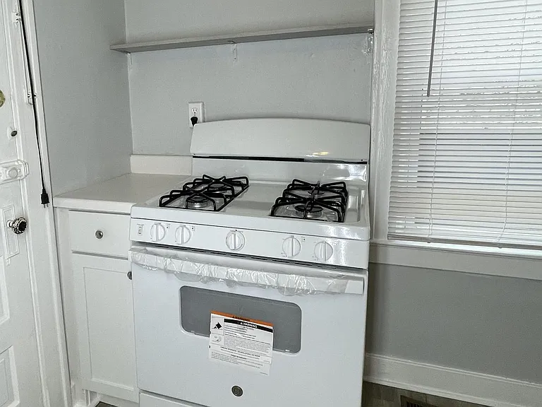 107 Crestwood Ave #2 — Photo 3