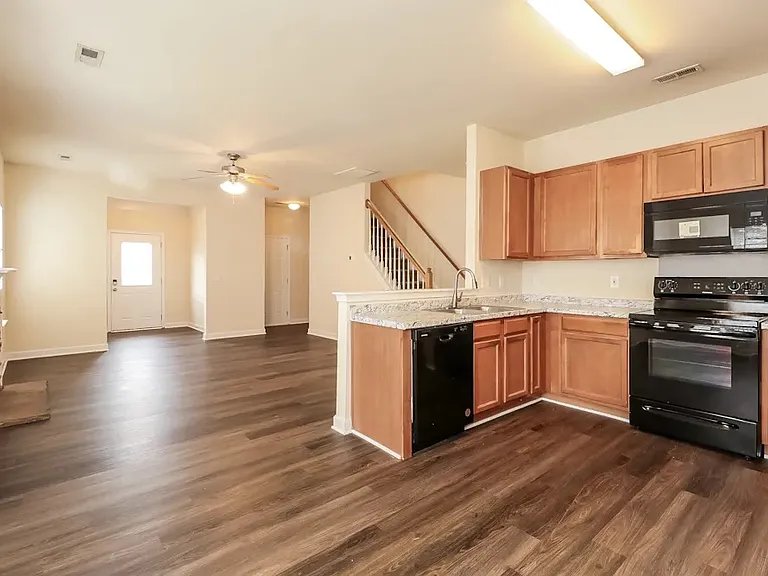 748 Raindrops Rd — Photo 2