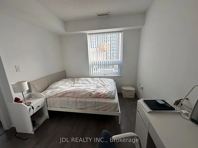 3091 Dufferin St #1411 — Photo 8