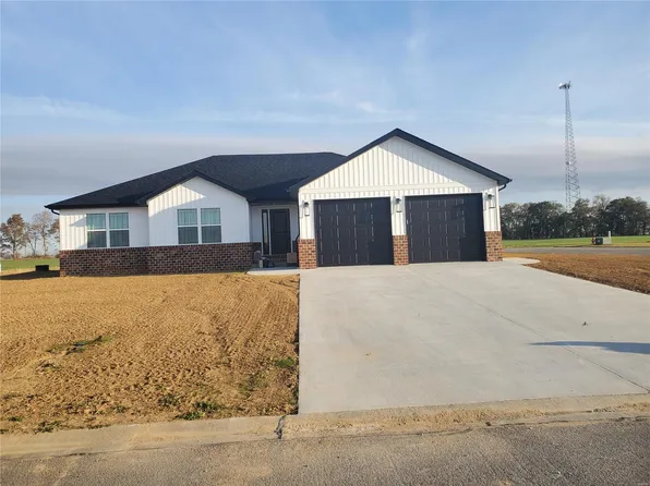 16723 Cambridge Pl, Carlyle, IL 62231