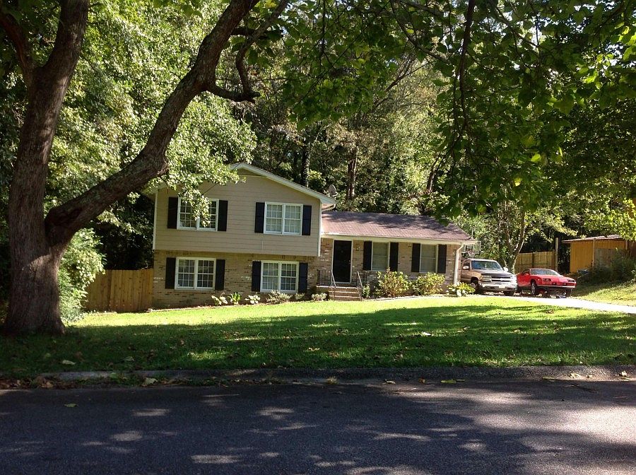 1st image of 440 Red Oak Ln
