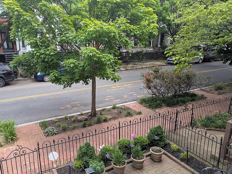 413 Constitution Ave NE — Photo 13