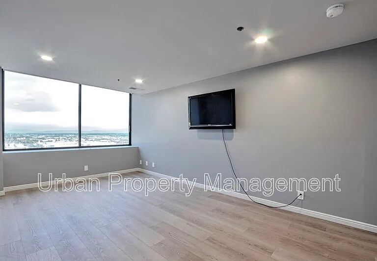 44 W Broadway #2405S — Photo 17