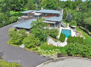 412 Fox Trail Ct, Oak Brook, IL 60523