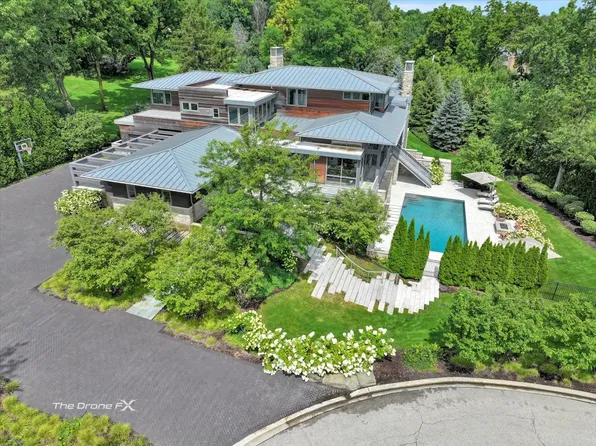 412 Fox Trail Ct, Oak Brook, IL 60523