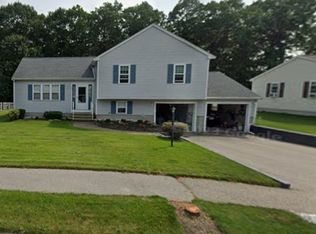 69 Santoro Rd, Worcester, MA 01606