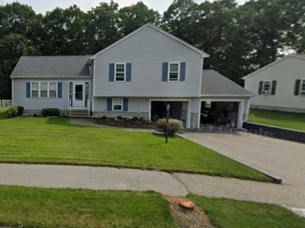 69 Santoro Rd, Worcester, MA 01606