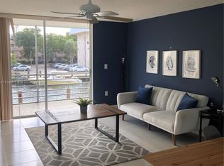 3750 NE 170th St APT 208, North Miami Beach, FL 33160