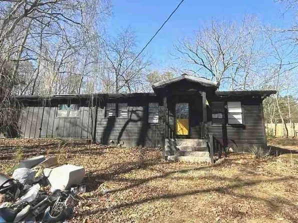 3175 Wallace Lake Rd, Douglasville, GA 30135