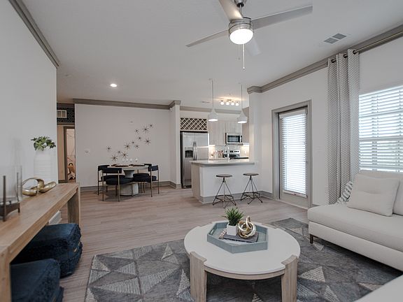 2nd image of 1450 Pine St S #10104