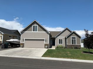 5905 Crestfields Rd, Yakima, WA 98903