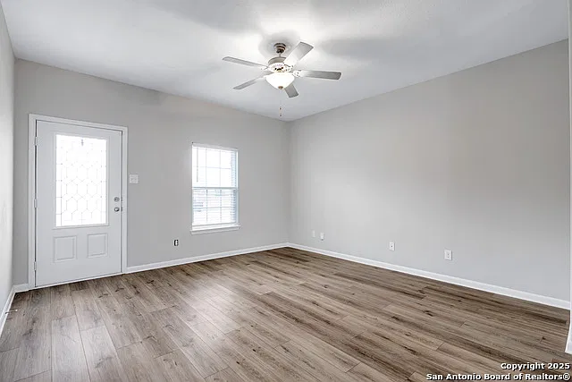 3 bed, 2.5 bath, 1414 sqft, $1,695 — Photo 3