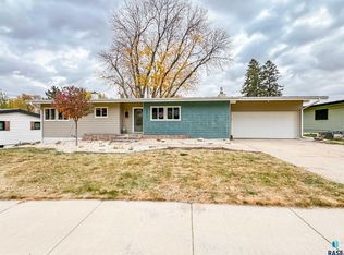 2804 S Lyndale Ave, Sioux Falls, SD 57105