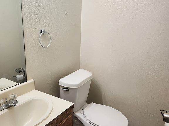5th image of 812 Ticonderoga Dr APT C