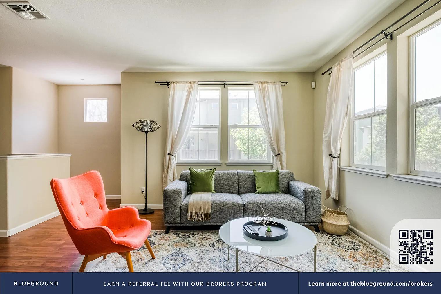 3 bed, 2.5 bath, 1391 sqft, $3,790 — Photo 3