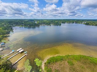 Luann Dr, Pinckney, MI 48169