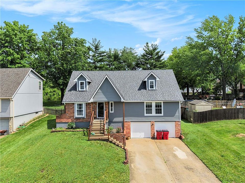 1st image of 1117 NW Roanoke Dr