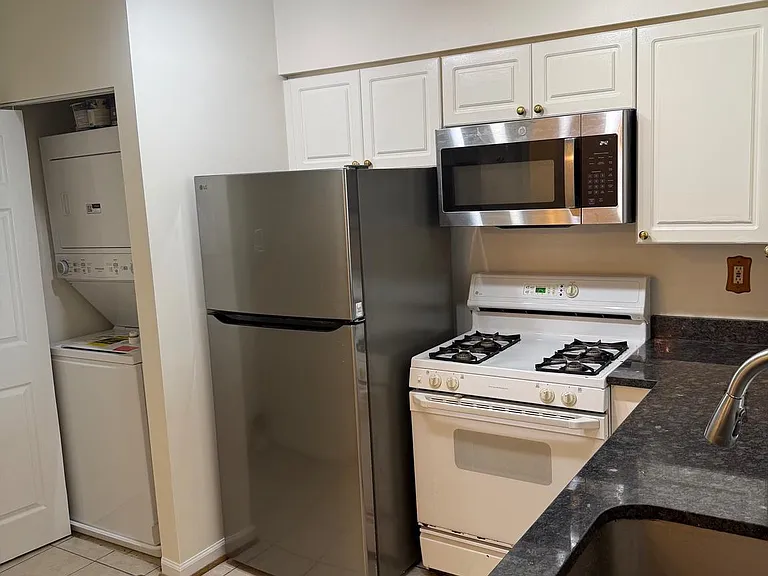 12913 Alton Sq #316 — Photo 4