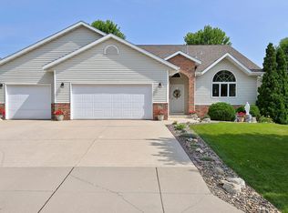 1424 Wildflower Ln NE, Owatonna, MN 55060
