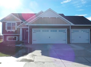 1314 Christine Cir, Brookings, SD 57006