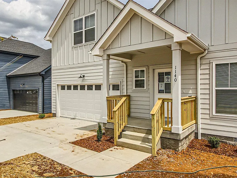 1140 Alcove Way — Photo 3