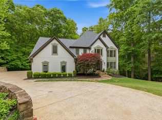 2175 River Cliff Dr, Roswell, GA 30076
