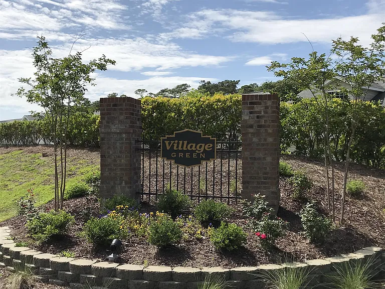 539 A Village Green Dr #A — Photo 2