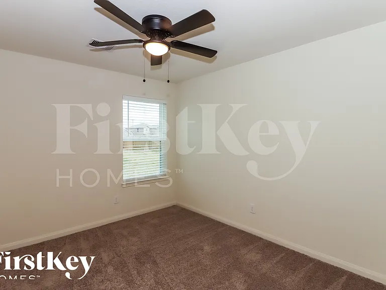 2301 Starboard Sail Dr — Photo 16