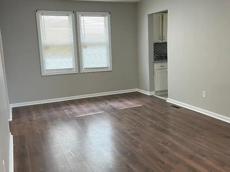 494 Monroe St — Photo 3