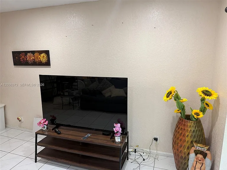 2200 NE 66th St #1426 — Photo 9