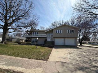 608 Pine St, Sheldon, IA 51201