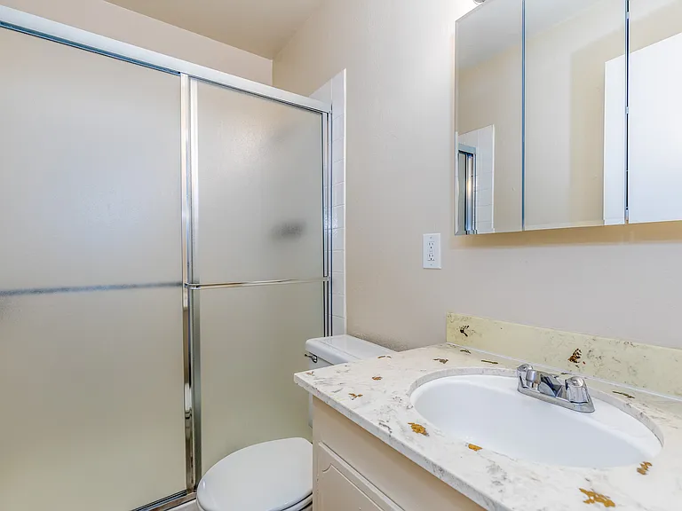 Quail Hill Apartments — Photo 14