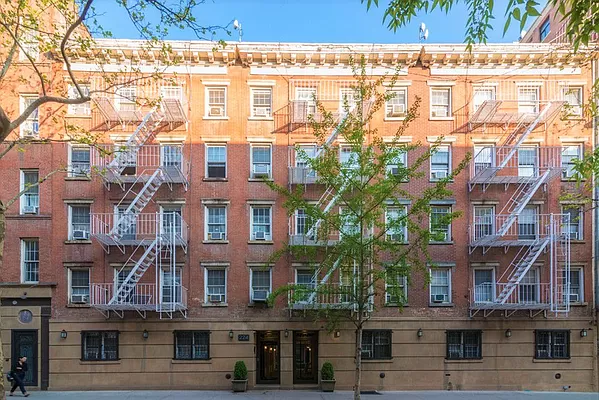 224 Sullivan Street in Greenwich Village : Sales, Rentals 