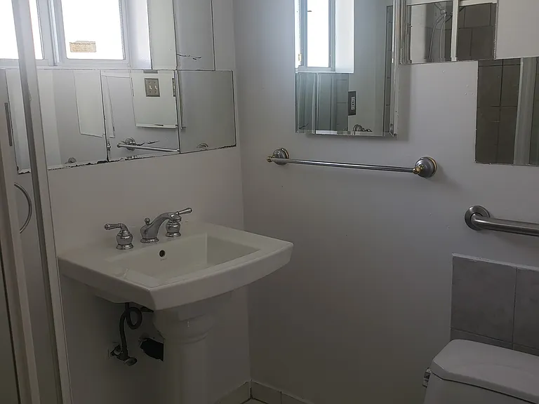 10512 Plainview Ave — Photo 20