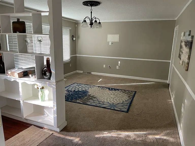 1000 Fairfield Dr — Photo 3