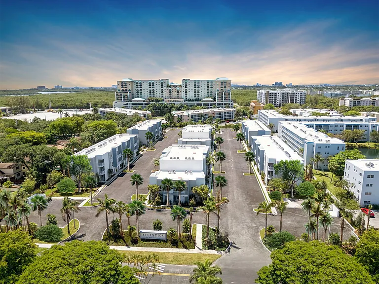 Atlantica at Dania Beach — Photo 15