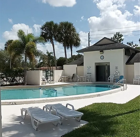 2135 Crystal Dr #45 — Photo 4